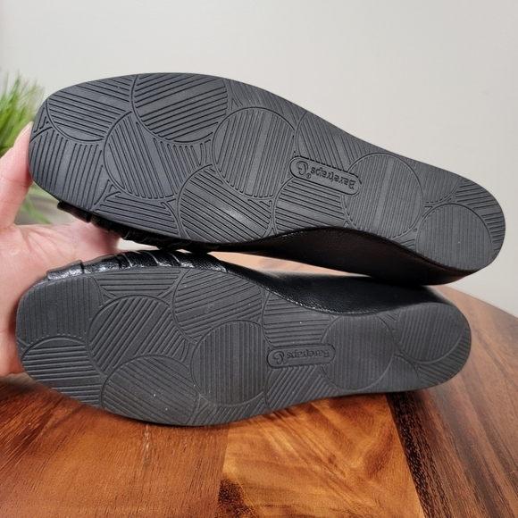 NEW Baretraps Chainey Black Flats Size 7.5 - Picture 15 of 17